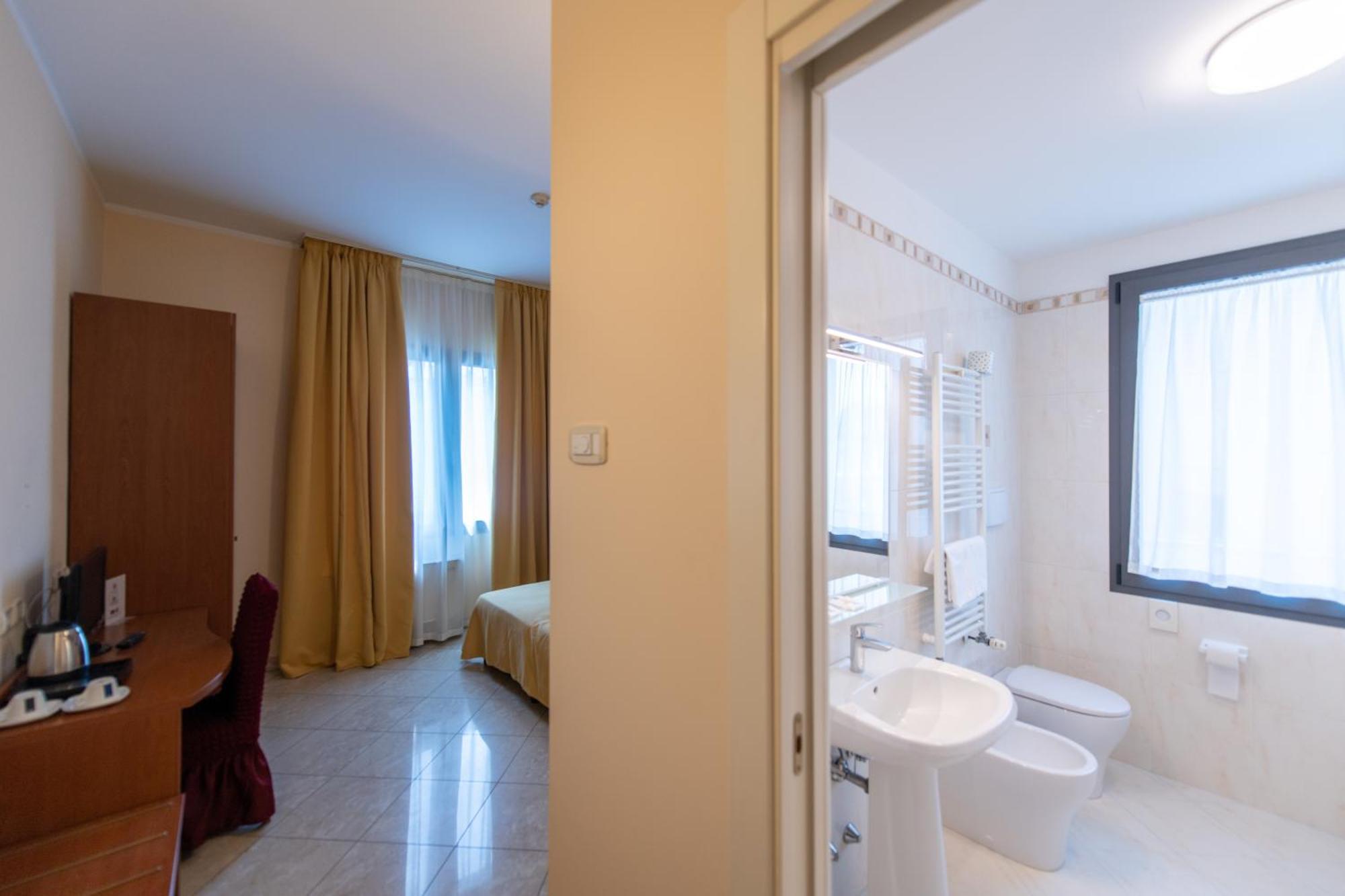 Ambasciata Hotel 3*