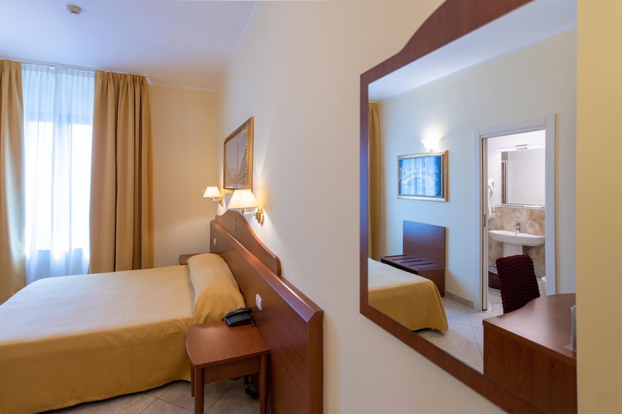 Ambasciata Hotel 3*