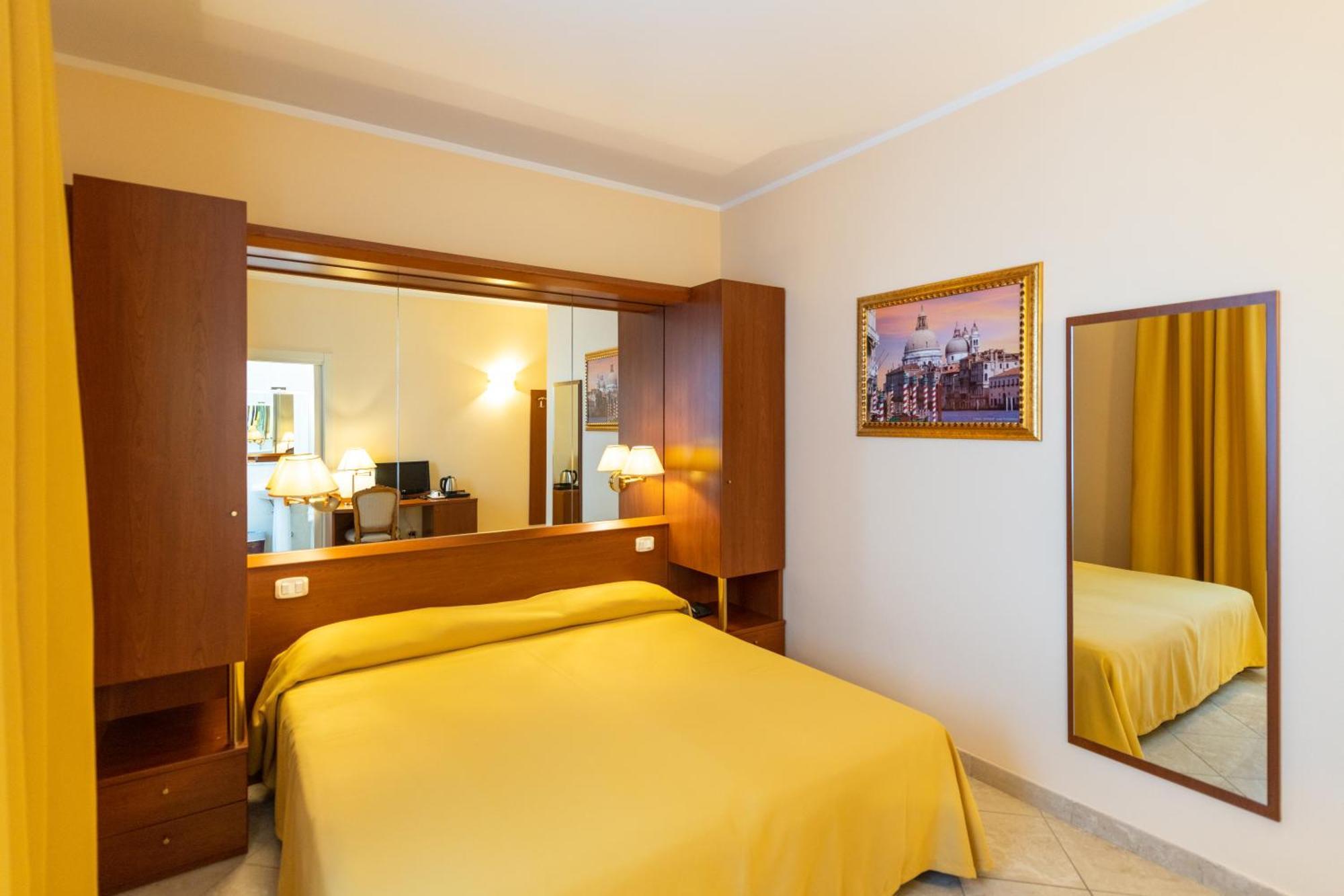 Ambasciata Hotel 3*